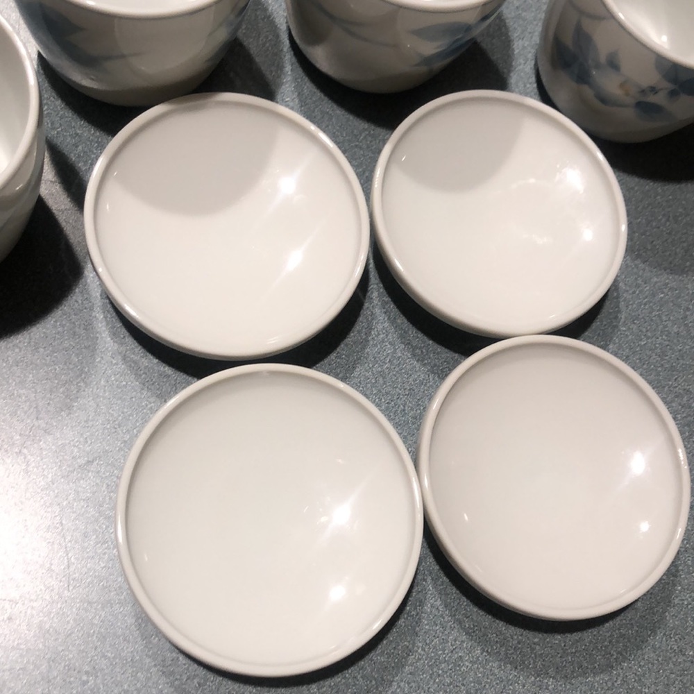 Asian Tea Cups with Lids - Picture 5 of 8